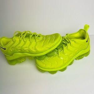 ✨Neon green Nike Air Vapormax Plus